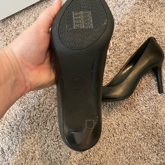 Michael Kors stilettos - Picture 2 of 7